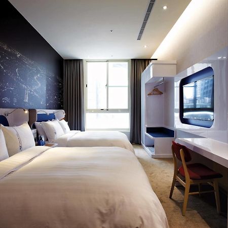 Airline Inn Green Park Way Тайчжун Екстер'єр фото