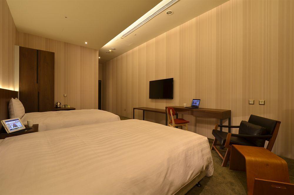 Airline Inn Green Park Way Тайчжун Екстер'єр фото