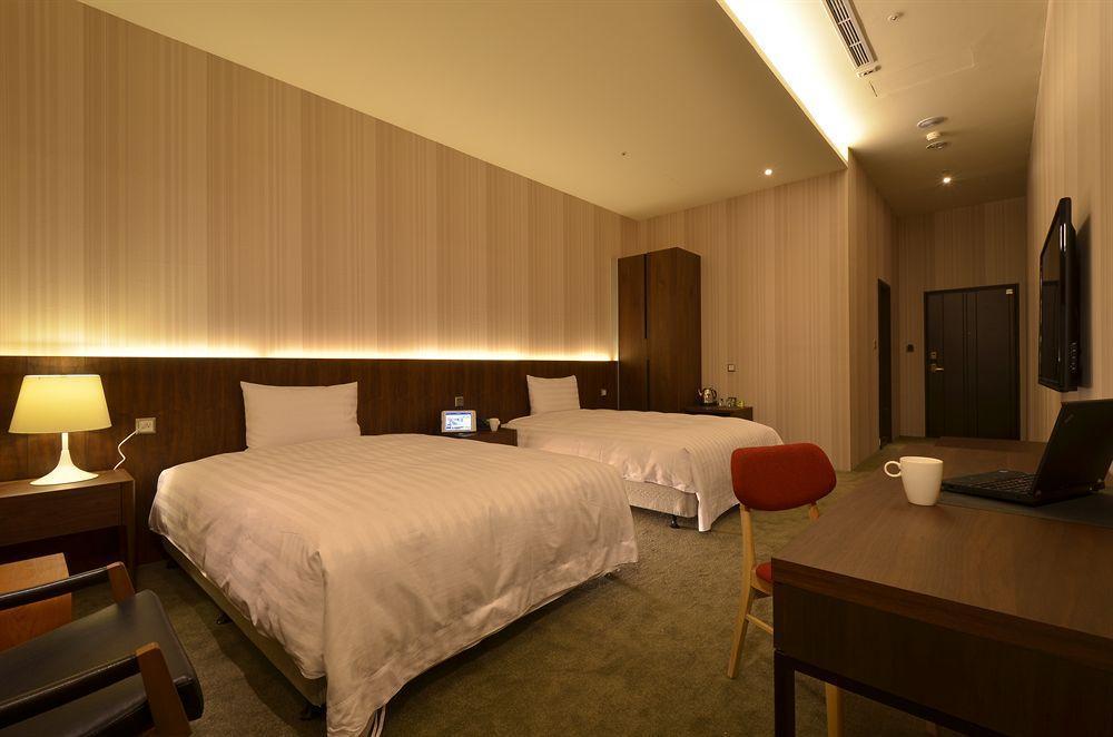 Airline Inn Green Park Way Тайчжун Екстер'єр фото