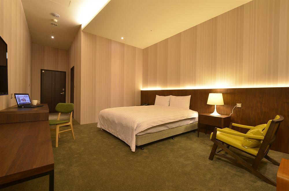 Airline Inn Green Park Way Тайчжун Екстер'єр фото