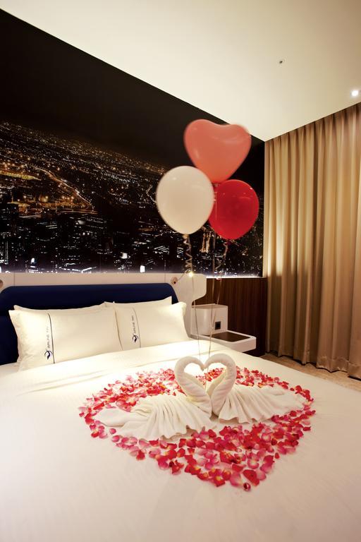 Airline Inn Green Park Way Тайчжун Екстер'єр фото