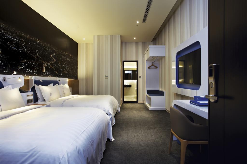 Airline Inn Green Park Way Тайчжун Екстер'єр фото