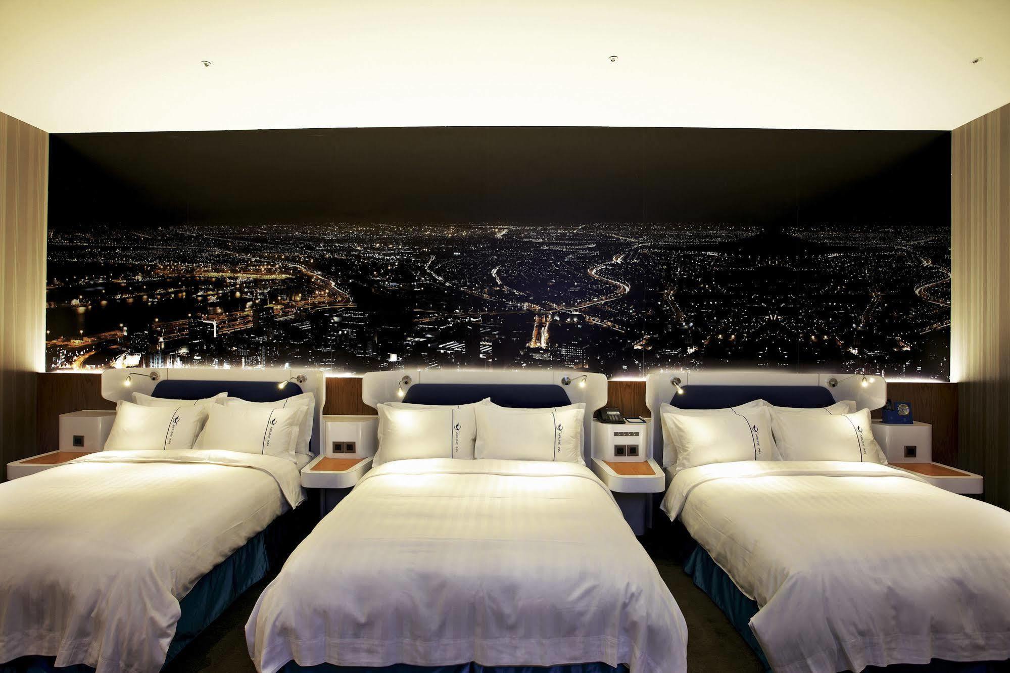 Airline Inn Green Park Way Тайчжун Екстер'єр фото